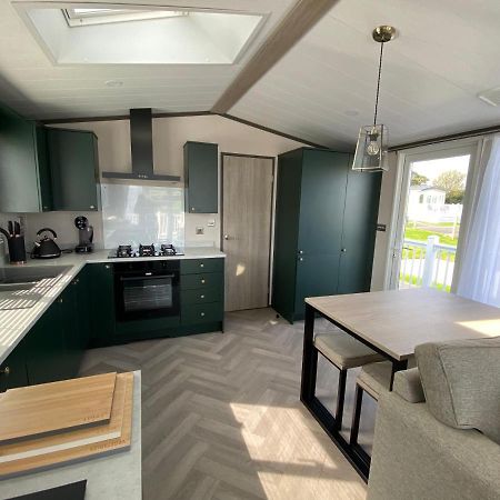 Riverwood Lodge New Quay Exteriör bild